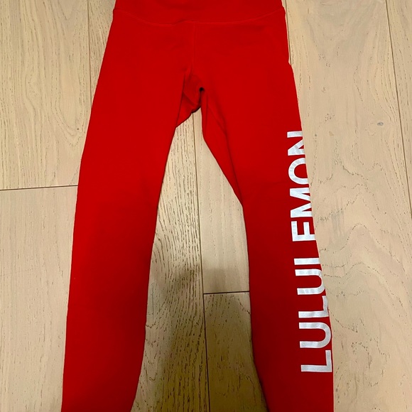 Lululemon size 4 wunder under. Barely worn! - Picture 2 of 2